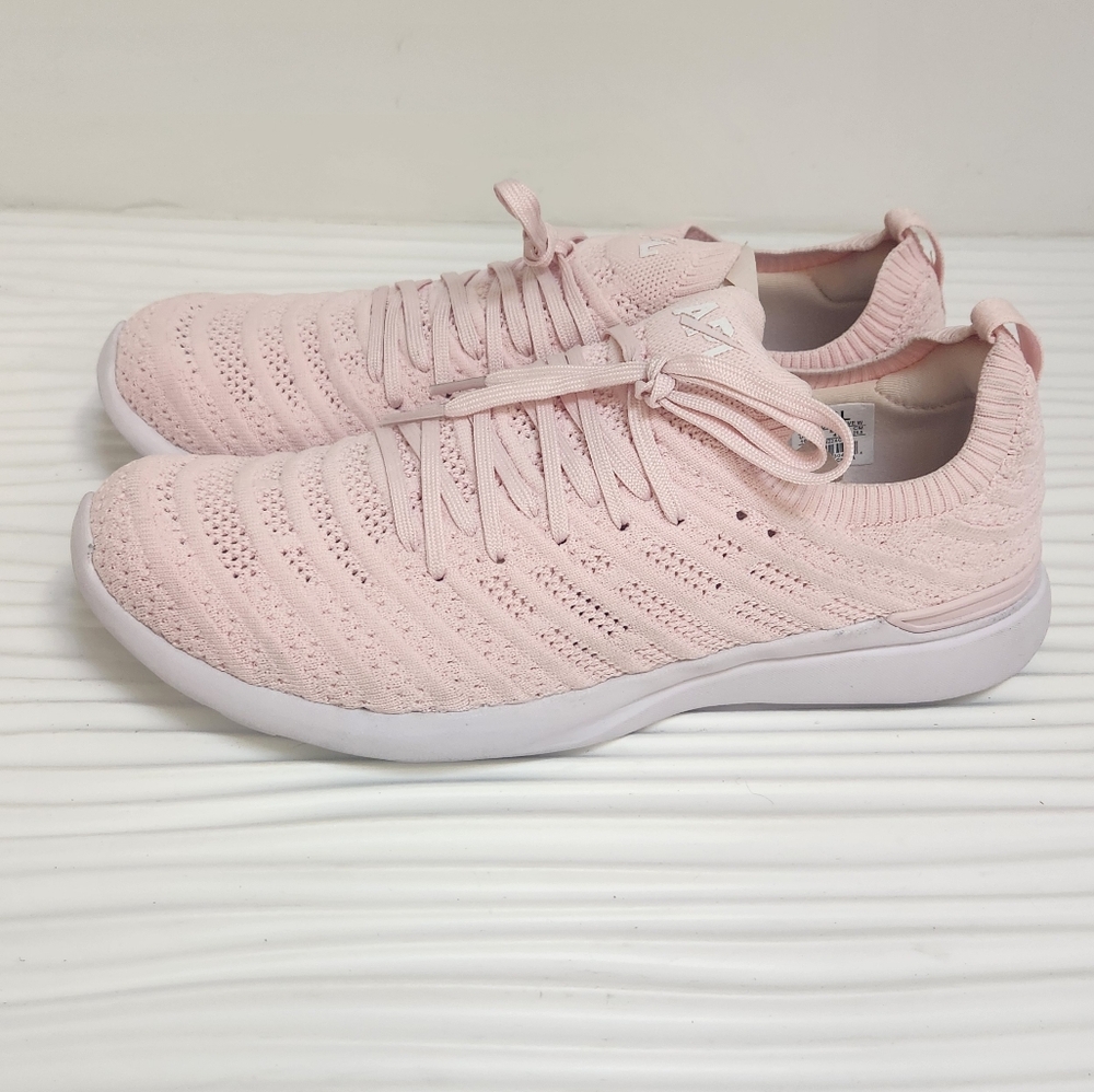 Nwot Techloom Wave Sneaker